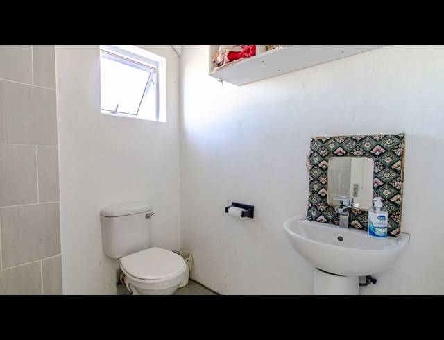 3 BEDROOM HOUSE FOR SALE IN LAMPIESBAAI